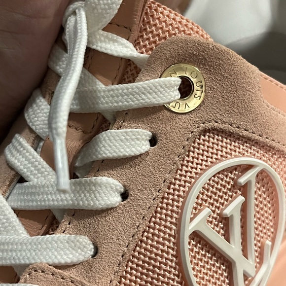 ❌SOLD Louis Vuitton Run Away Sneaker - Picture 8 of 9